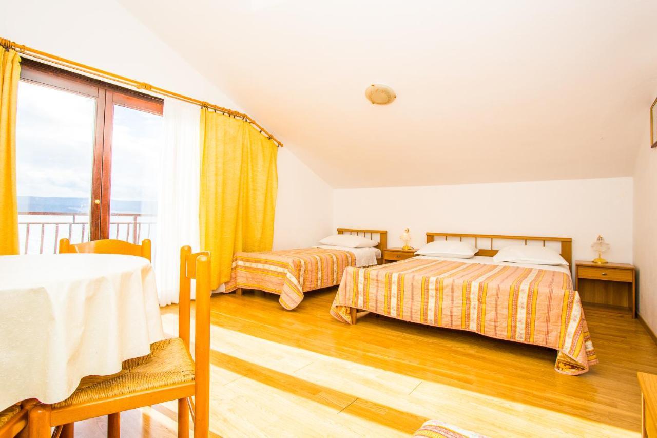 Apartmani Pava Омиш Экстерьер фото
