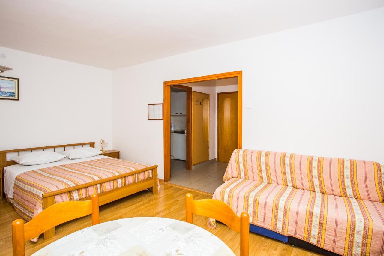 Apartmani Pava Омиш Экстерьер фото